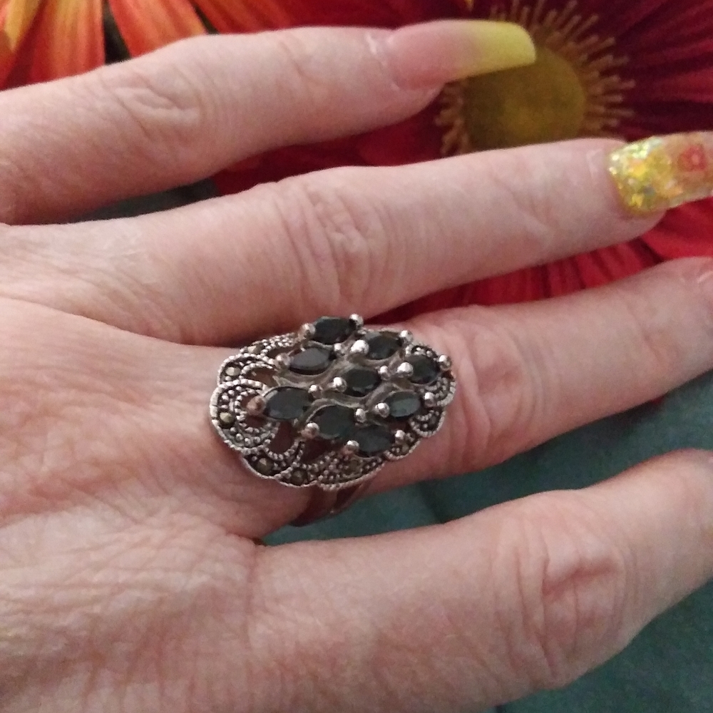 Vintage Ring - Picture 3 of 4